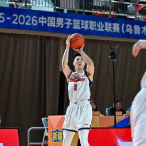 开云体育官方网址-惨遭18分大逆转！广东主帅弄巧成拙，惜败家乡球队